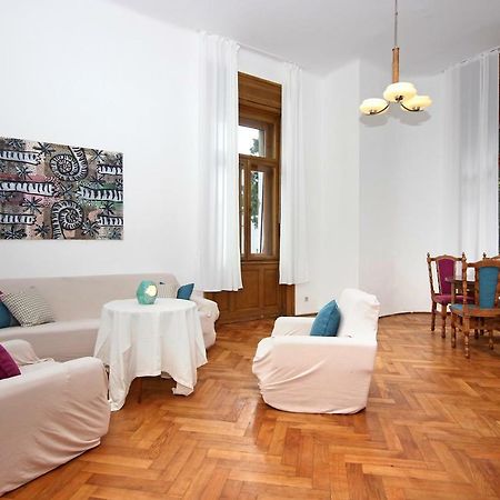 Apartment In The Top Center Of Old Town Pula Buitenkant foto