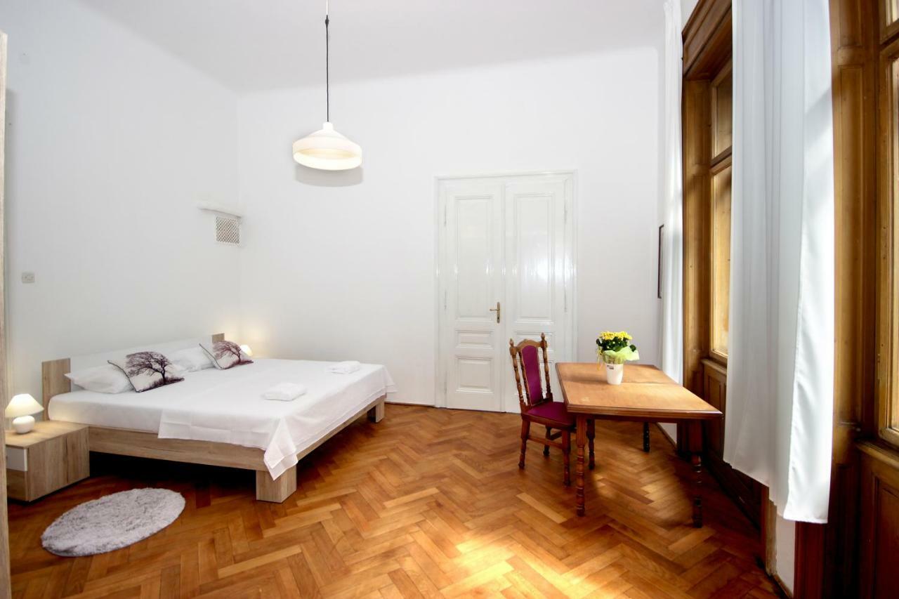 Apartment In The Top Center Of Old Town Pula Buitenkant foto