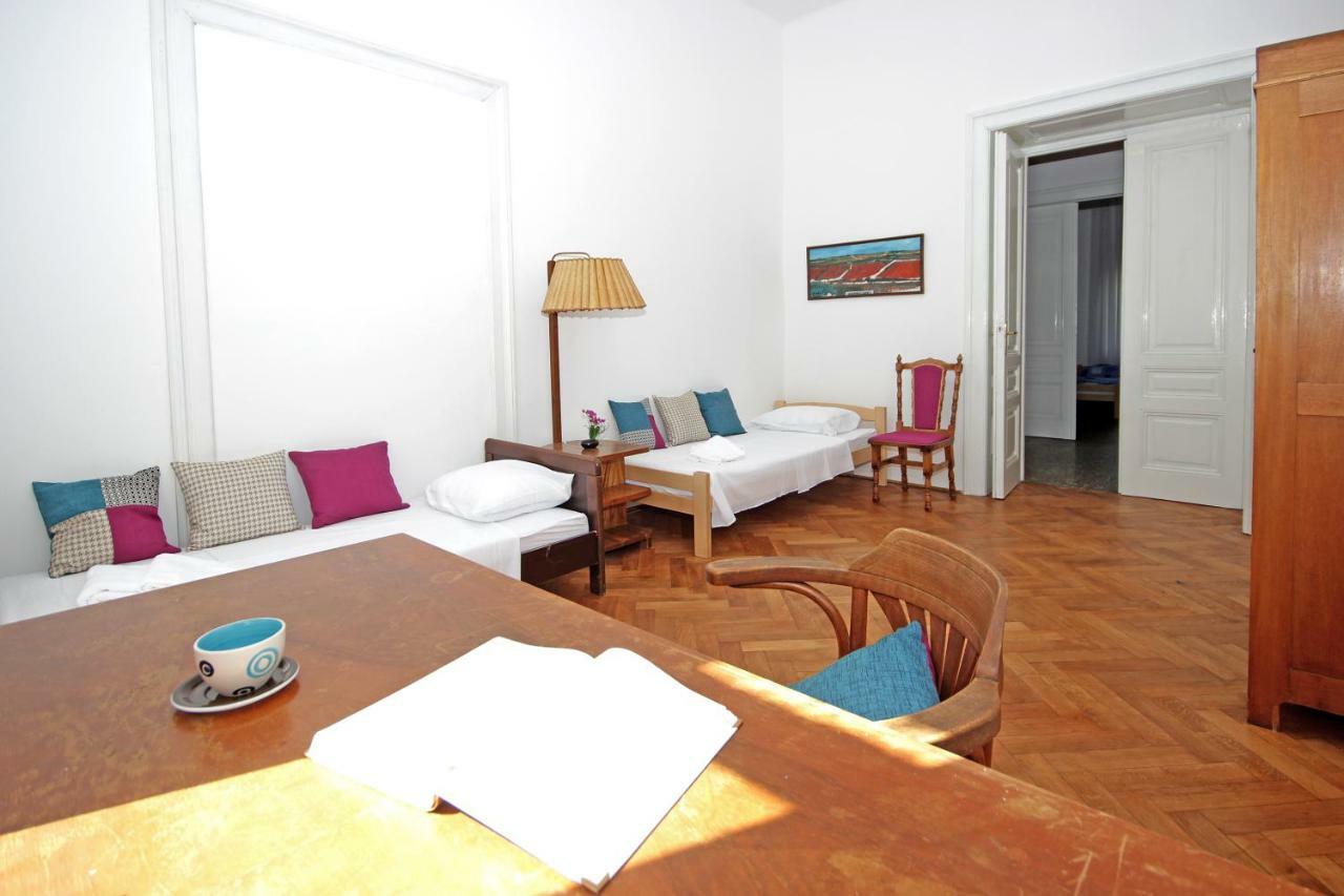 Apartment In The Top Center Of Old Town Pula Buitenkant foto